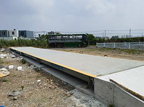江蘇S231建湖服務(wù)區100噸地磅